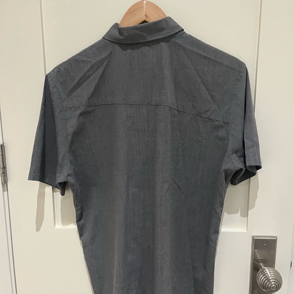 Men’s Volcom shirt - Picture 2 of 3